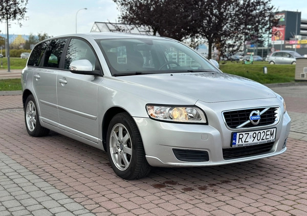 Volvo V50 cena 28800 przebieg: 188000, rok produkcji 2011 z Rzeszów małe 121